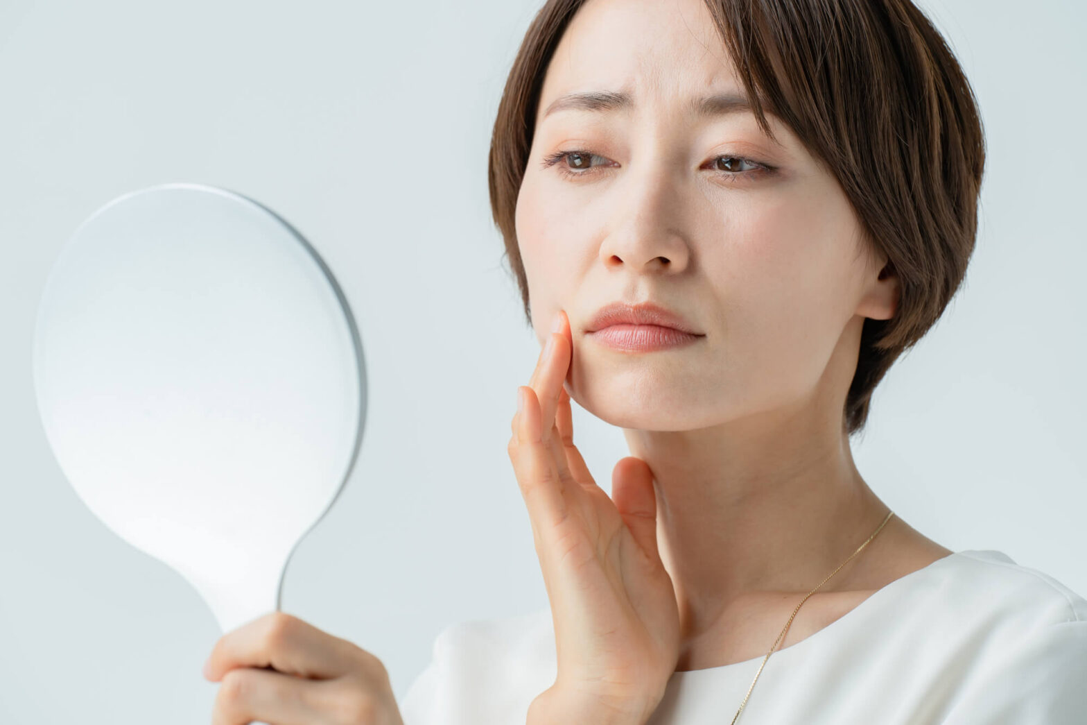 40代から始める！たるみ解消法とは 表参道で顔たるみ改善ならbila 